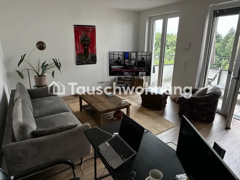 Tauschwohnung: Wohnung mit einer großen Terrasse, mit Blick auf einen Wald. — photo 1
